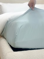 Cool Bamboo Snap On Sheet Set: snug fit on the mattress corner